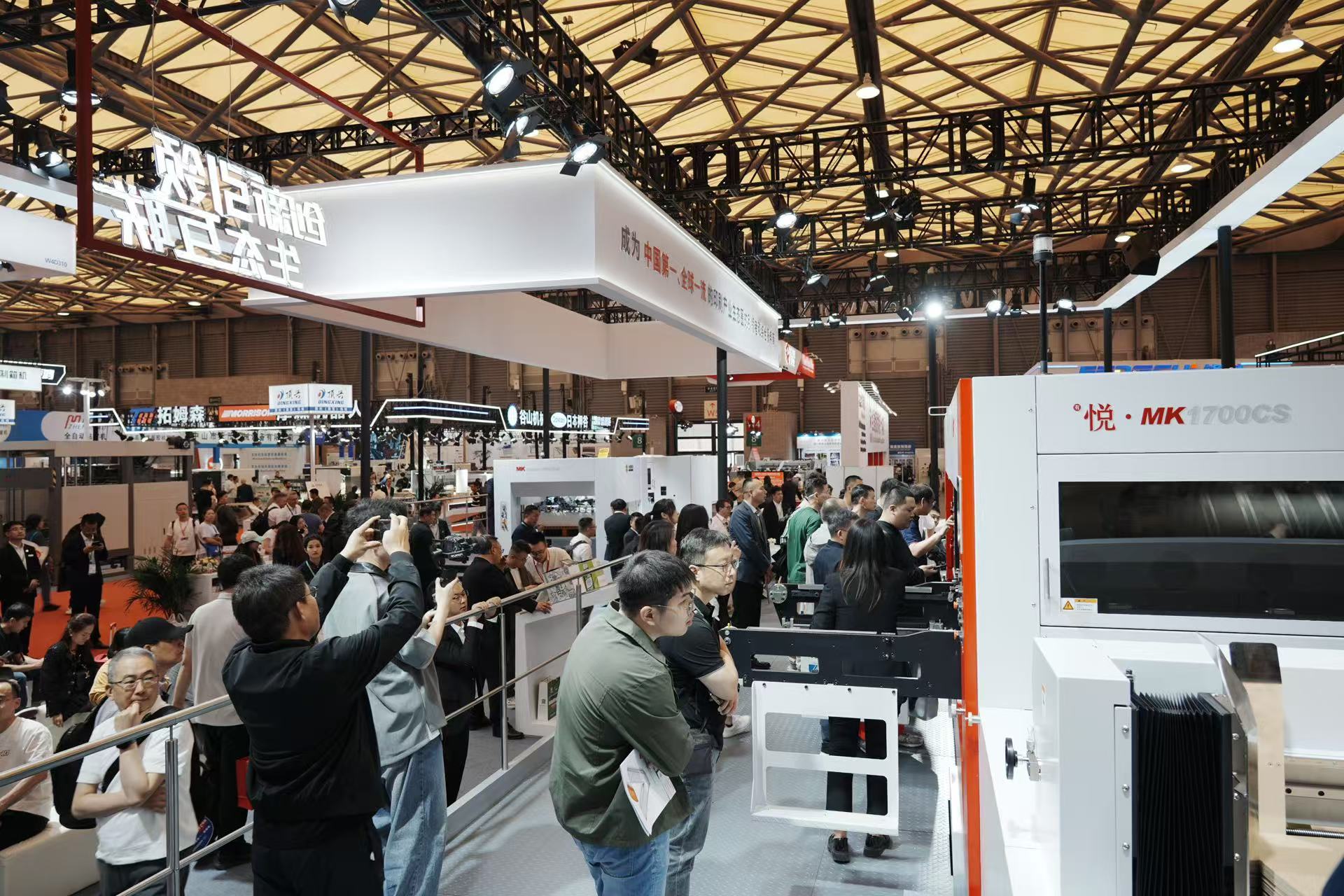 银河娱乐6163闪耀 WEPACK，大幅面模切机成为全球 “焦点”